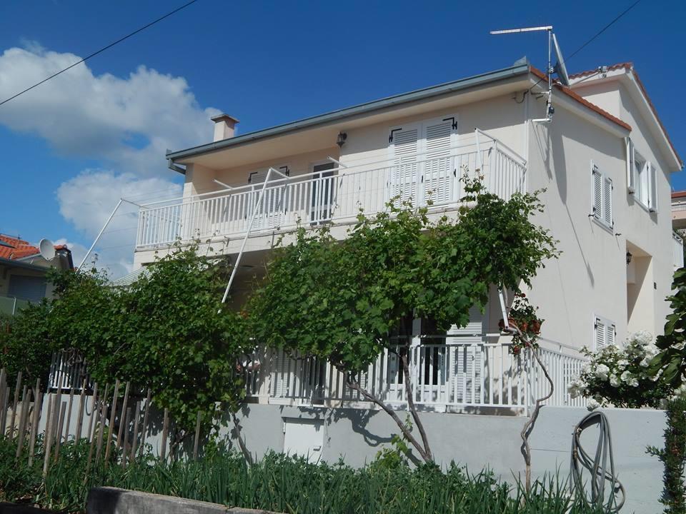 Apartment Arleta Трогир Экстерьер фото